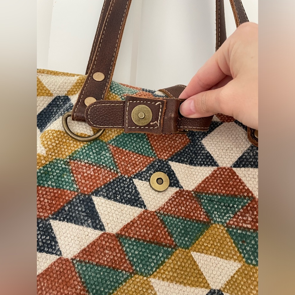 Myra Bag Multicolor Quilt Pattern Weekender
Boho Upcycled - Picture 4 of 13
